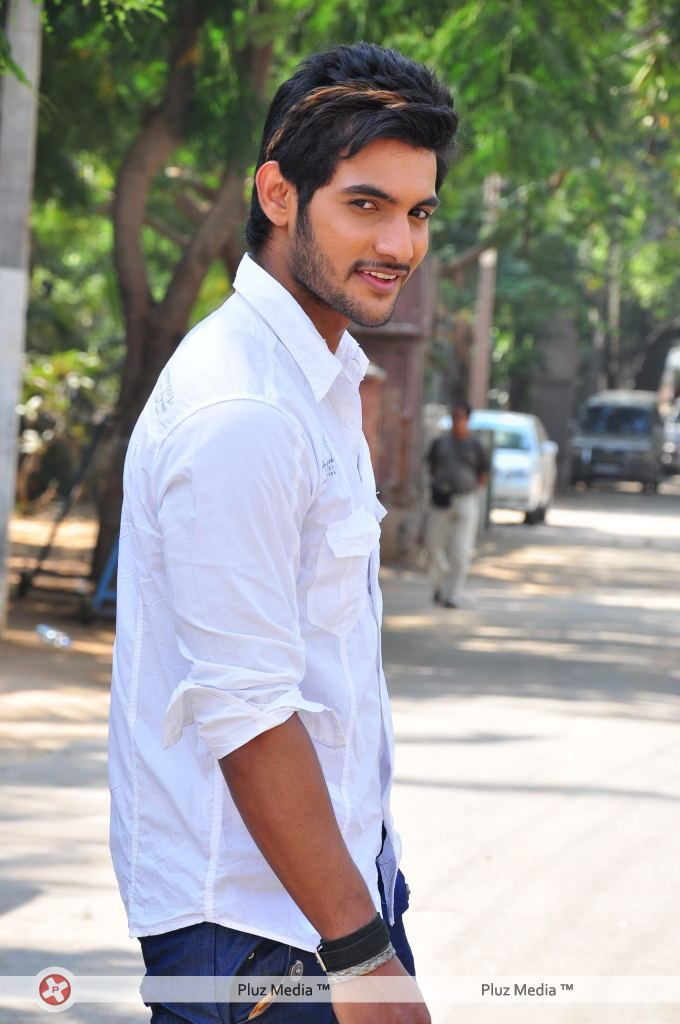 Aadi at Lovely Press Meet - Arrivals - Pictures | Picture 122211